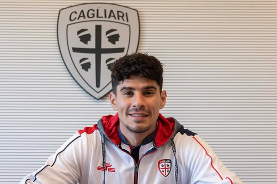Florinel Coman a fost împrumutat de Al-Gharafa (Qatar) până în iunie la Cagliari. Transferul a fost oficializat în ultima zi de mercato din serie A, după ce fostul star al celor de la FCSB a trecut vizita medicală. Florinel Coman a fost împrumutat de Al-Gharafa (Qatar) până în iunie la Cagliari. Transferul a fost oficializat în ultima zi de mercato din serie A, după ce fostul star al celor de la FCSB a trecut vizita medicală. 